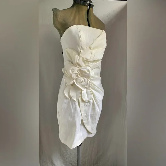 Vintage Cache" Strapless Flower design Cream Dress - Picture 3 of 12